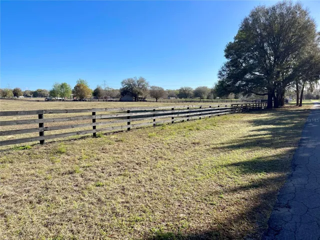 Perimeter 4-board fencing
