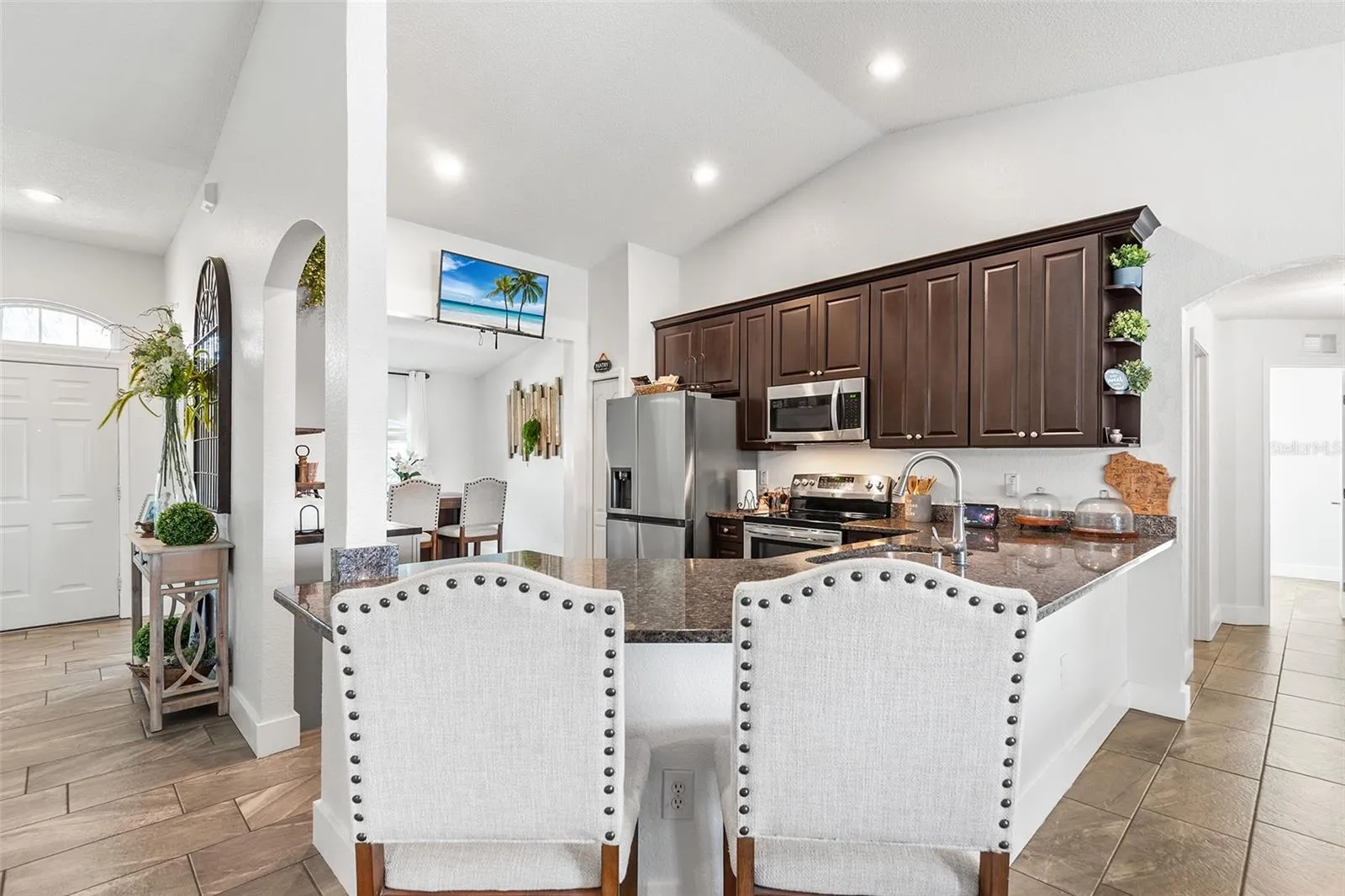 Kitchen sitting area