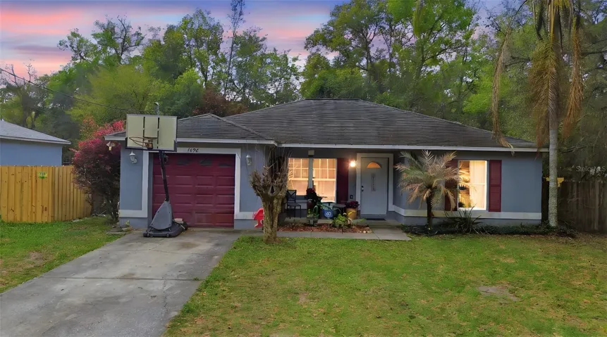 Cute 3/2 Pool Home