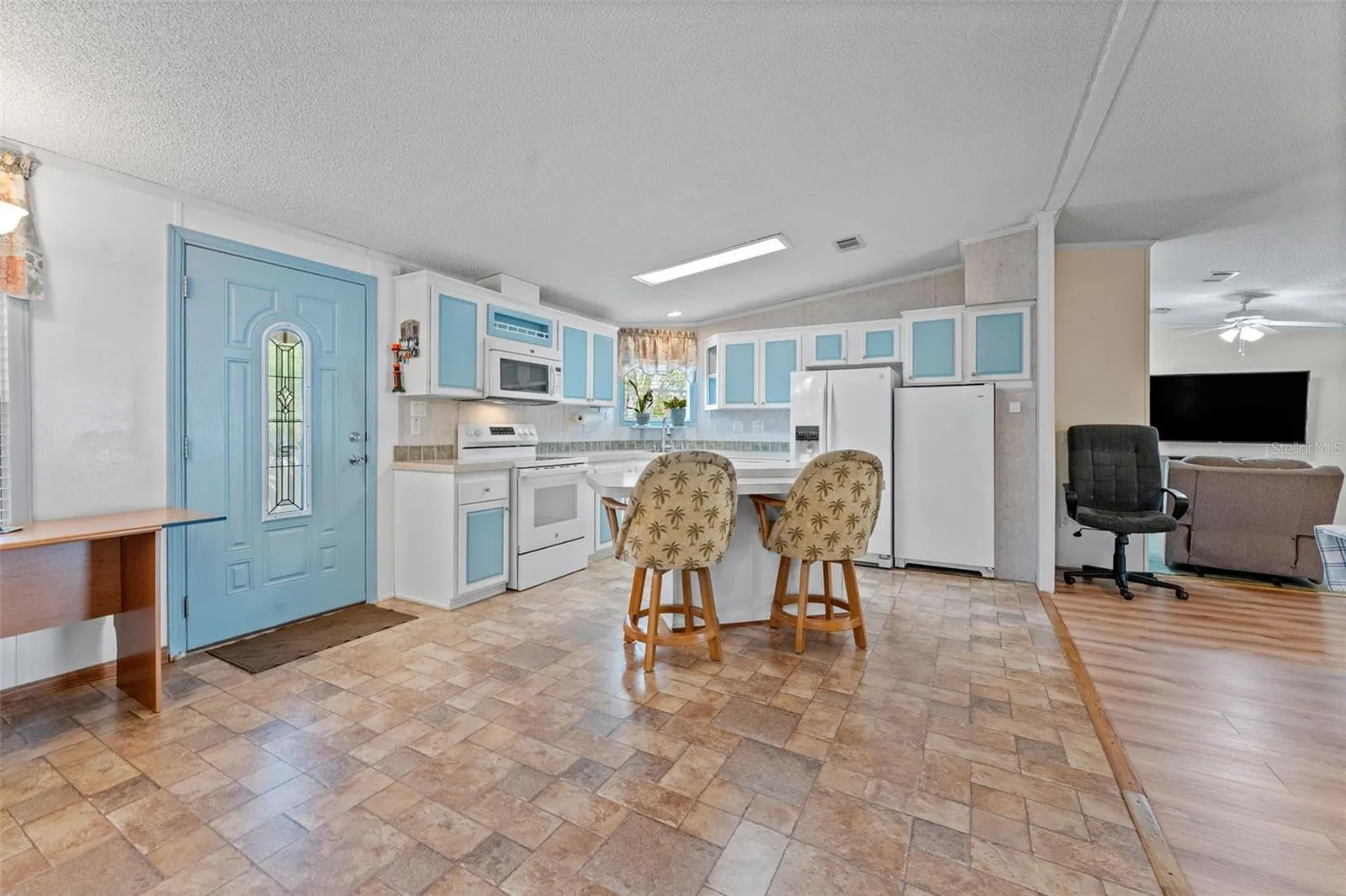 Kitchen with Lots of Storage