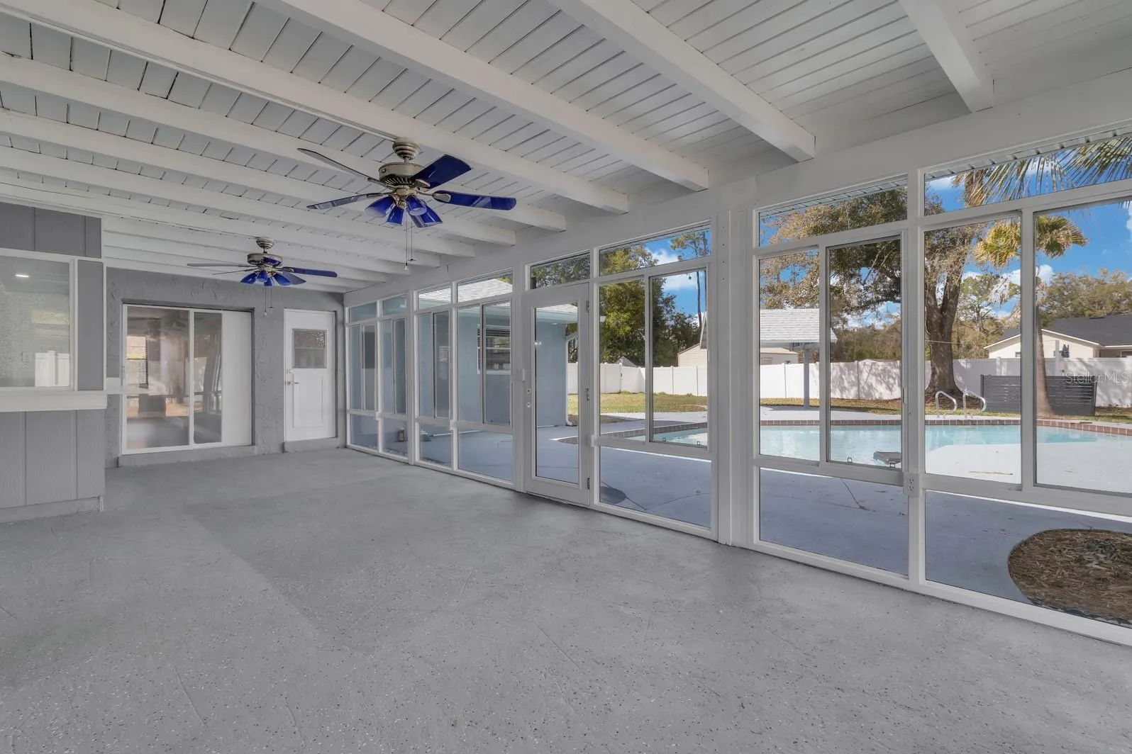 FLORIDA ROOM VACANT