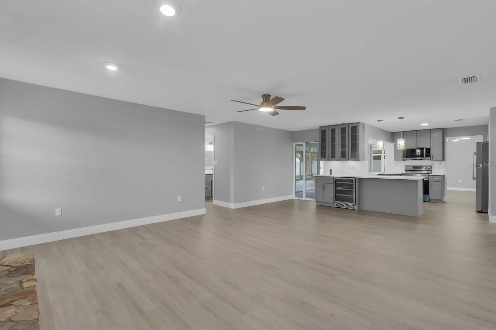 FAMILY-KITCHEN