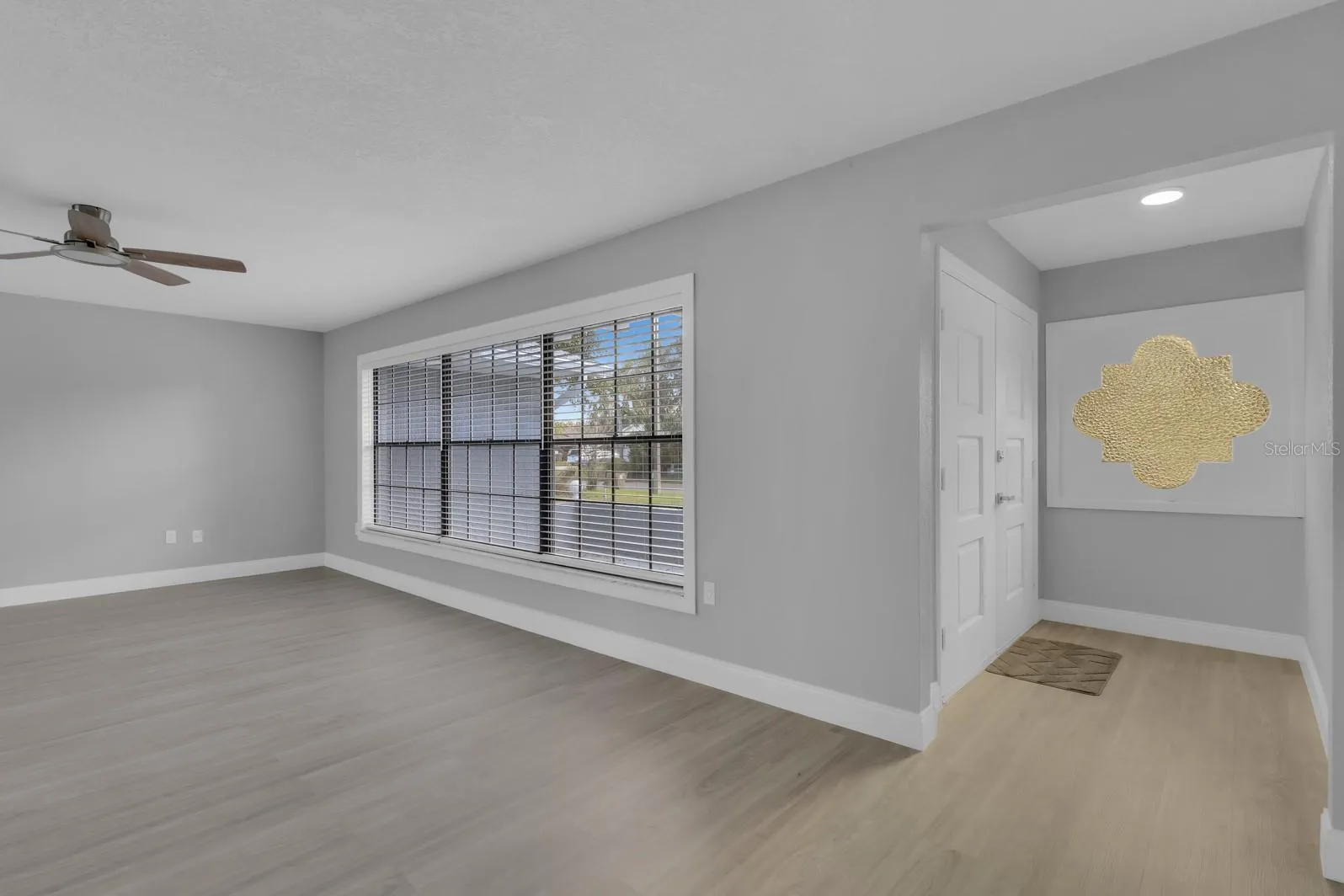 FOYER-LIVING