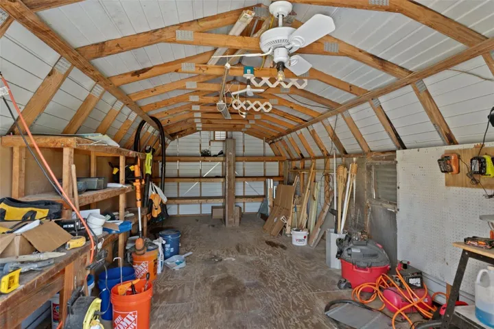 barn/shed