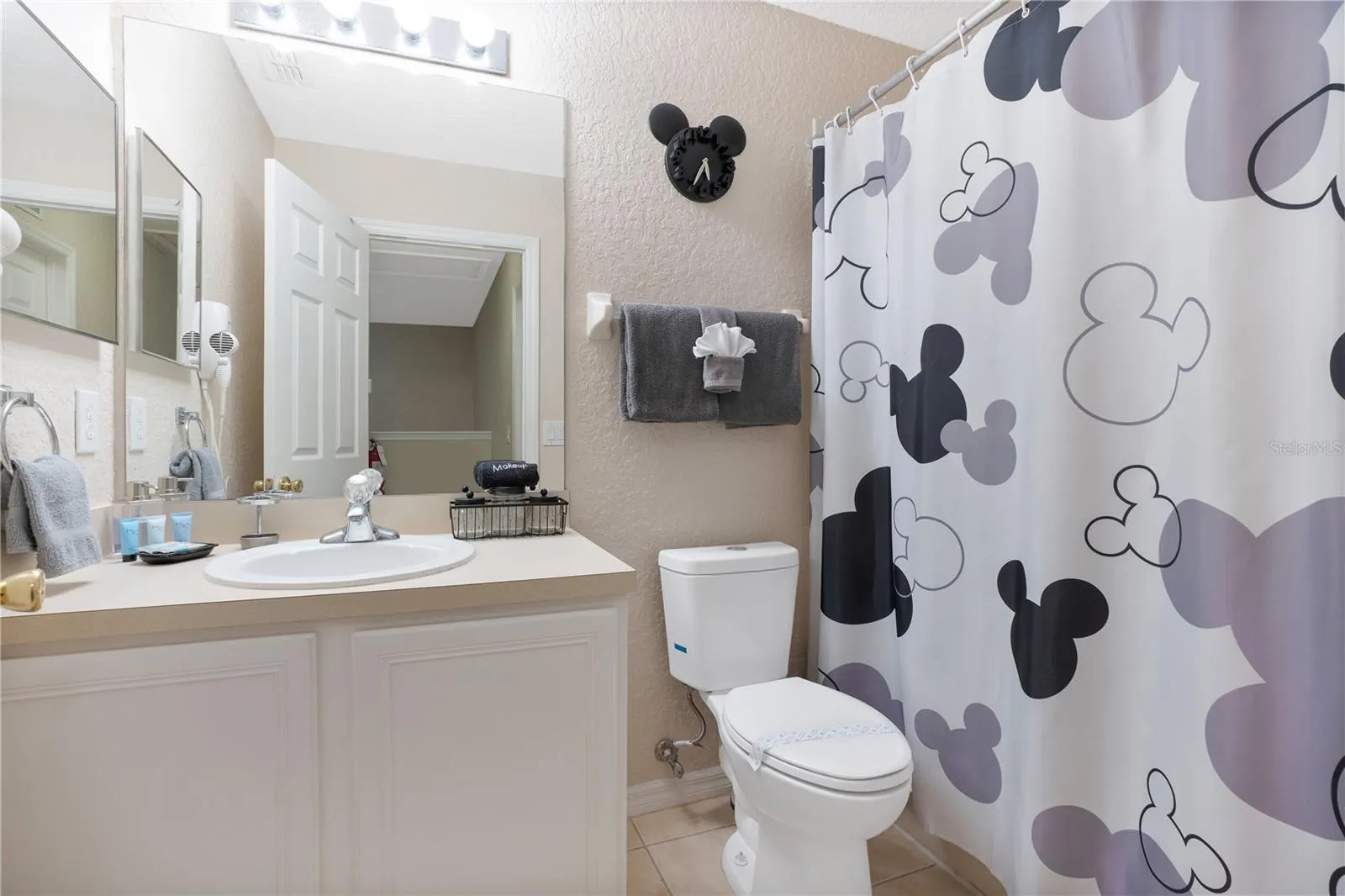Guest Bathroom Upstairs