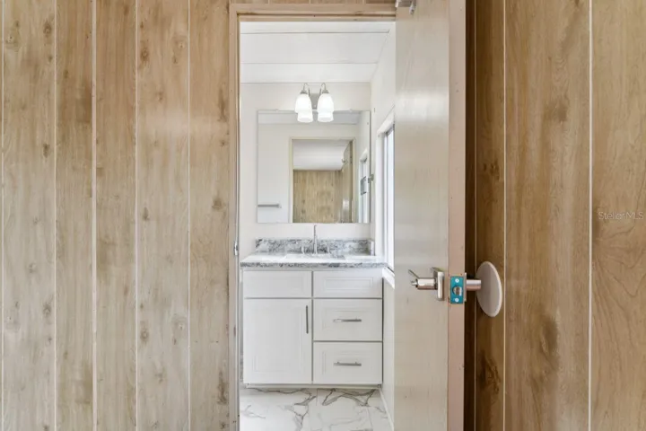 primary en-suite bathroom