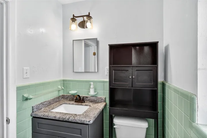 Full Bathroom