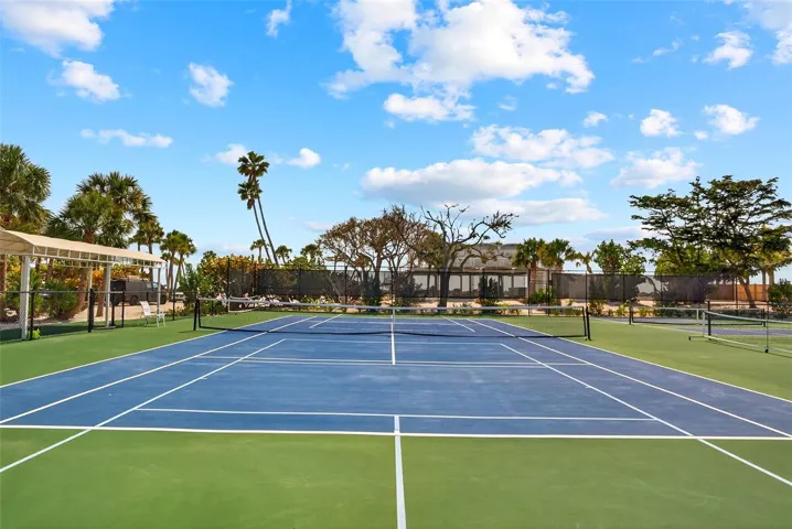 Tennis / Pickleball Courts