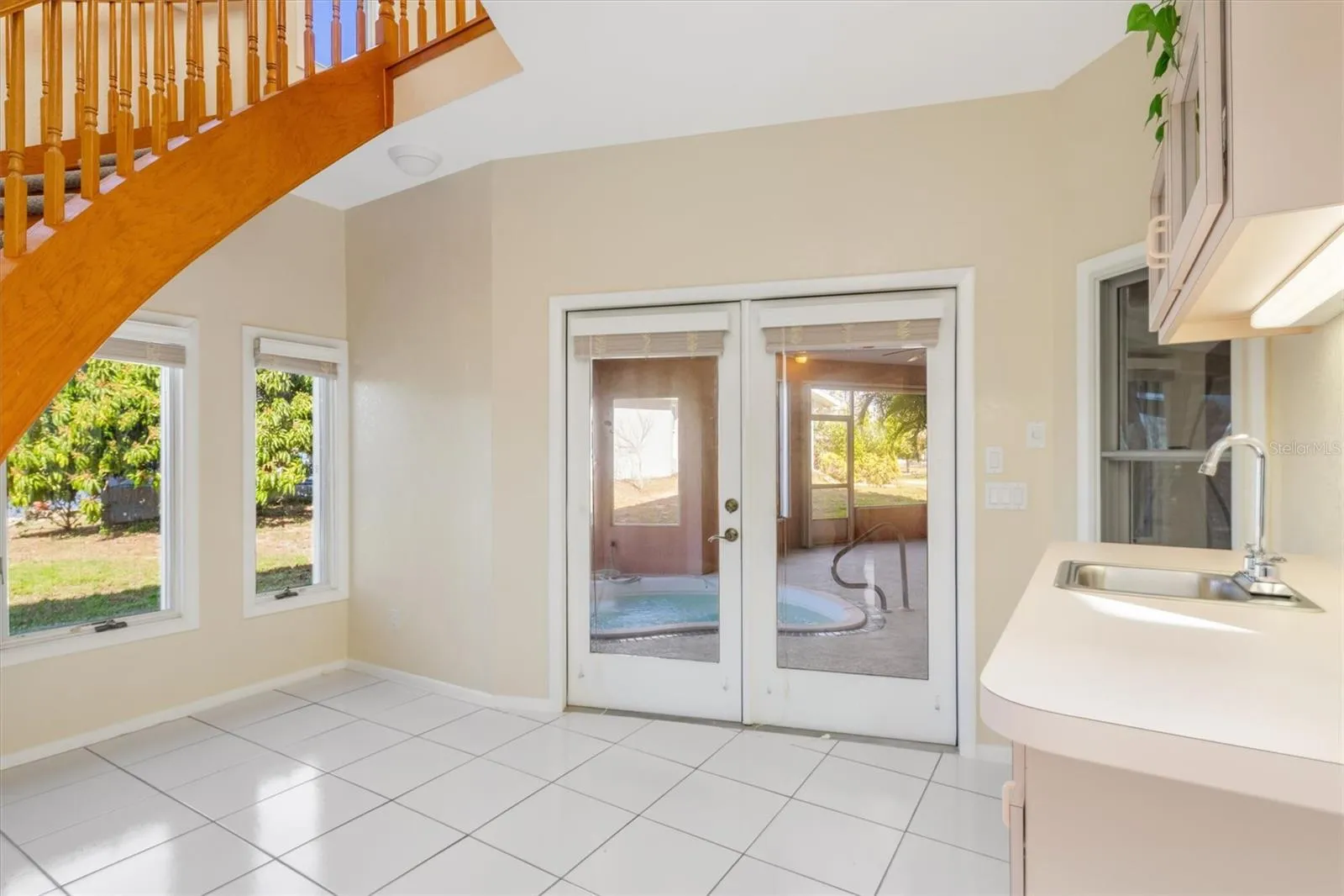 Wet Bar before doors to spa room/lanai