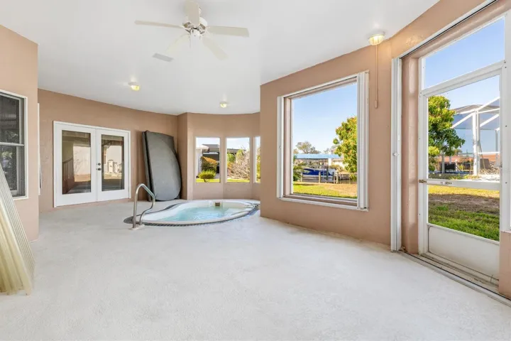 Spa Room - walk out to back yard