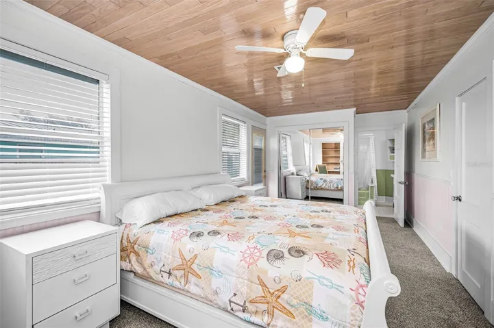 1st Floor Primary suite