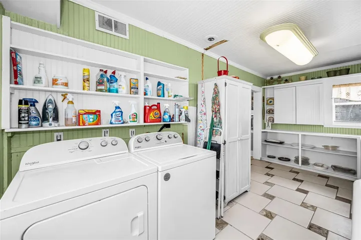 Butler's Pantry/ Laundry