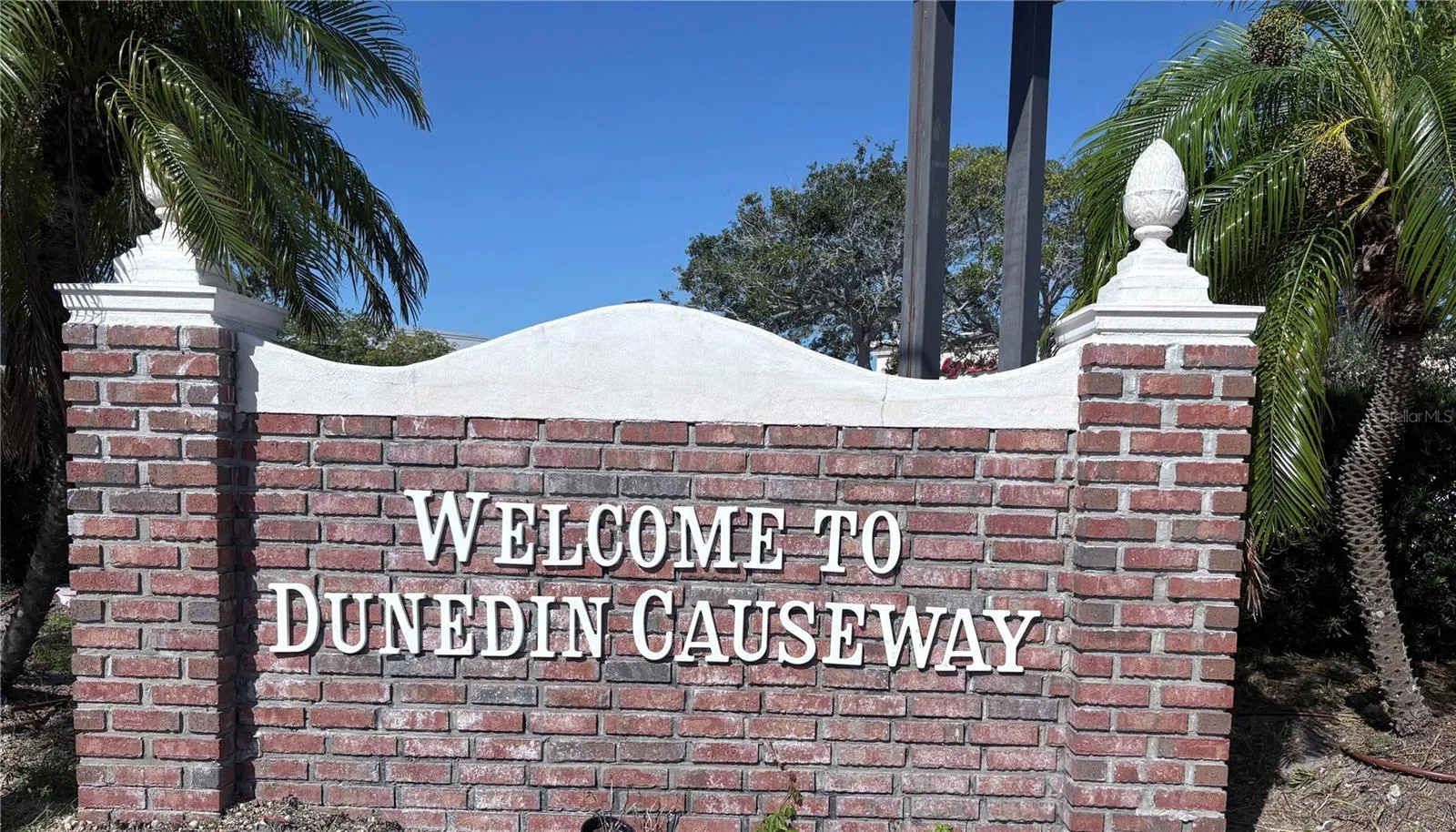 WELCOME TO DUNEDIN CAUSEWAY