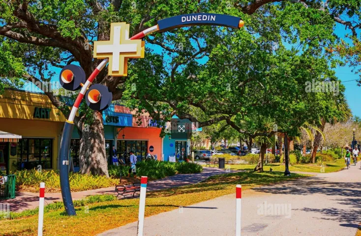 DUNEDIN DOWNTOWN