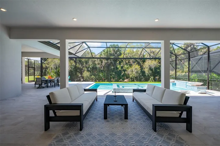 Expansive Lanai
