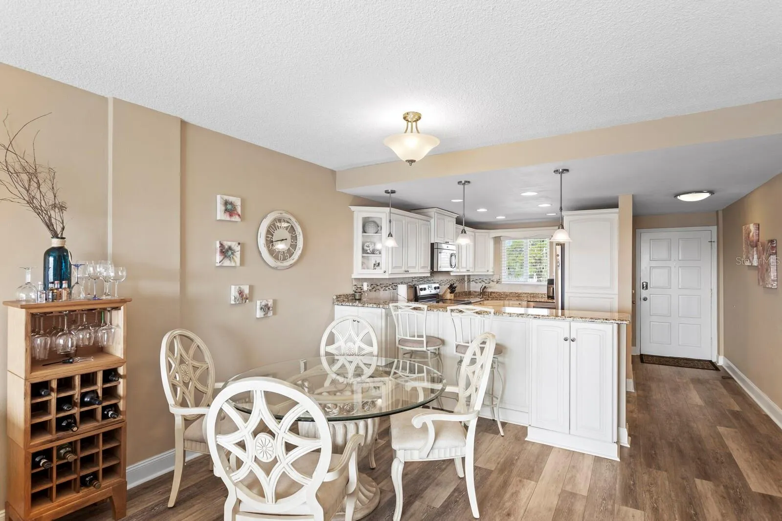 looking into dining room from living room.