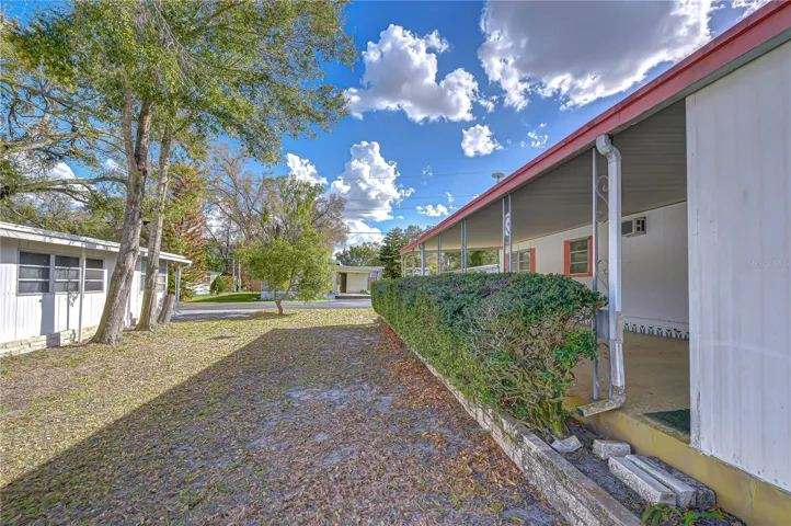 Side lawn