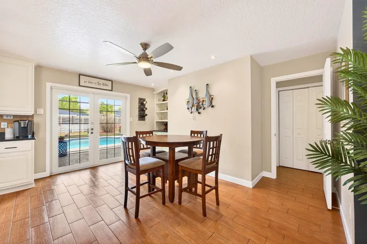 A bright and efficient Dining space makes the most of the space for everyday use.
