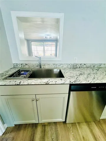Kitchen pass-thru to Family room