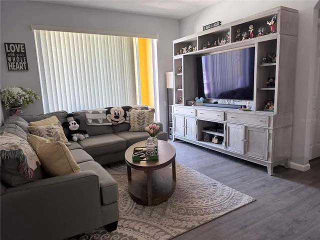 Living area-b