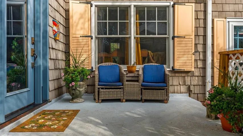 1 of the many patios, this one is off the main backdoor that leads to the circular Deck.