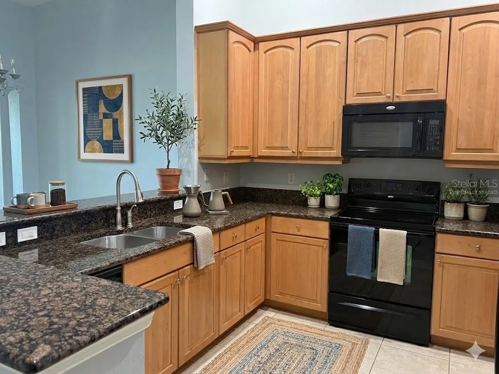VIRTUALLY STAGED: Fully Equipped Kitchen