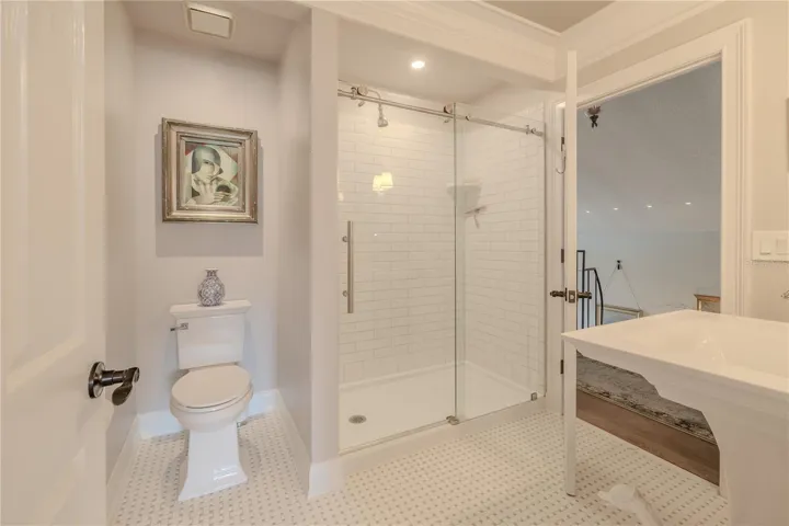 En-Suite Bath 2