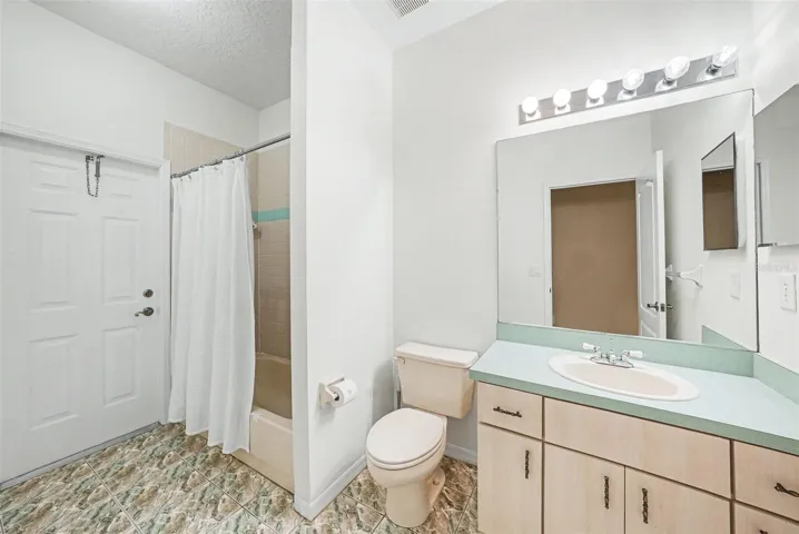 Guest Bathroom 2