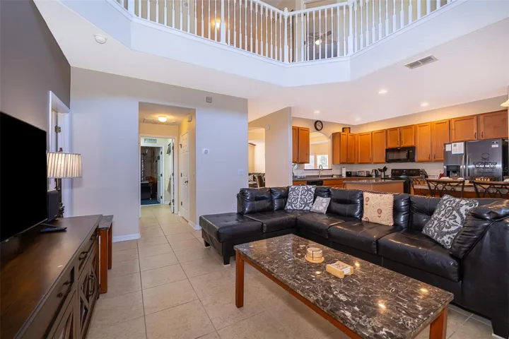 Family/Kitchen 1