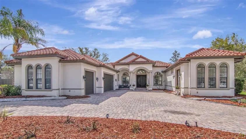 exterior with large circle drive
