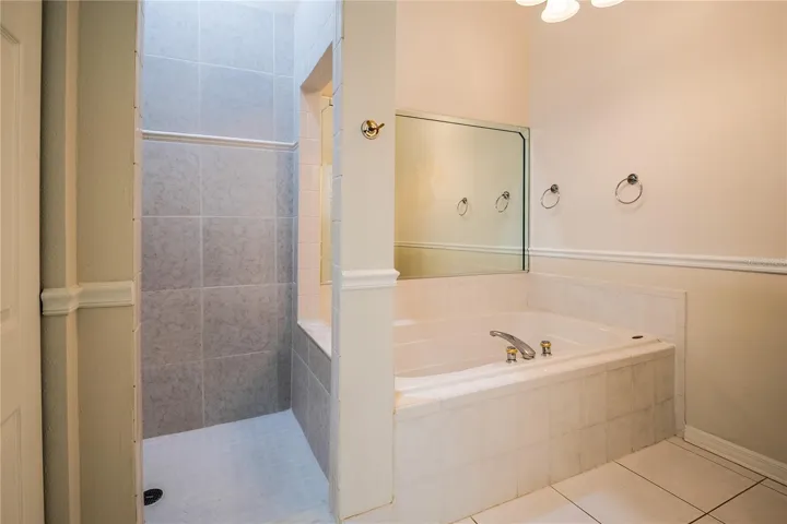 Jetted tub