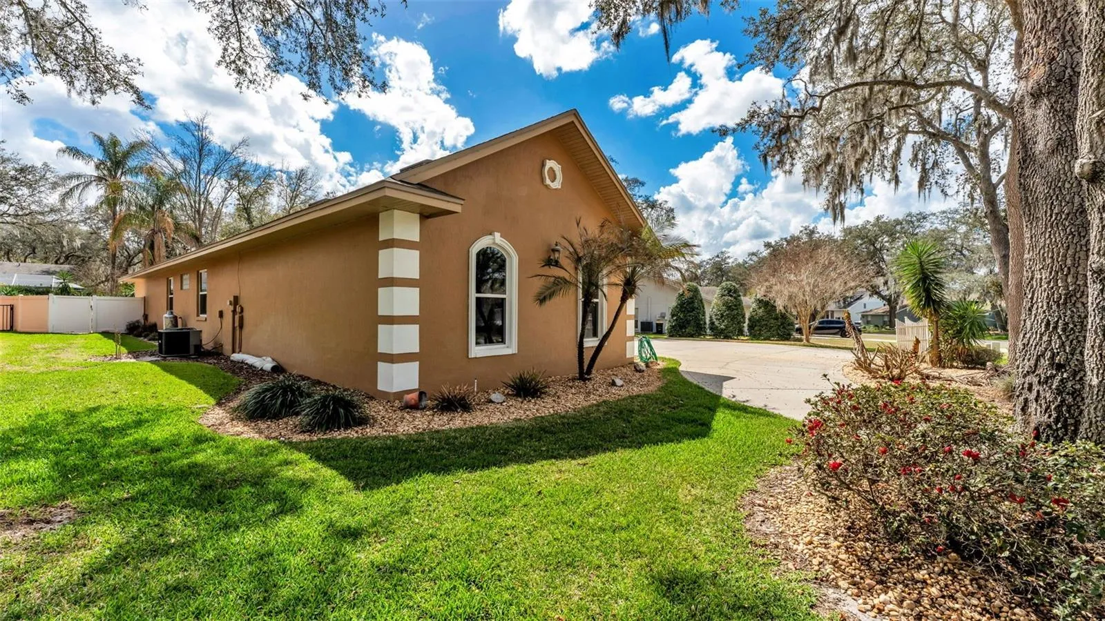 1603 Sir Henrys Trl, Lakeland, Florida 33809 — photo 3