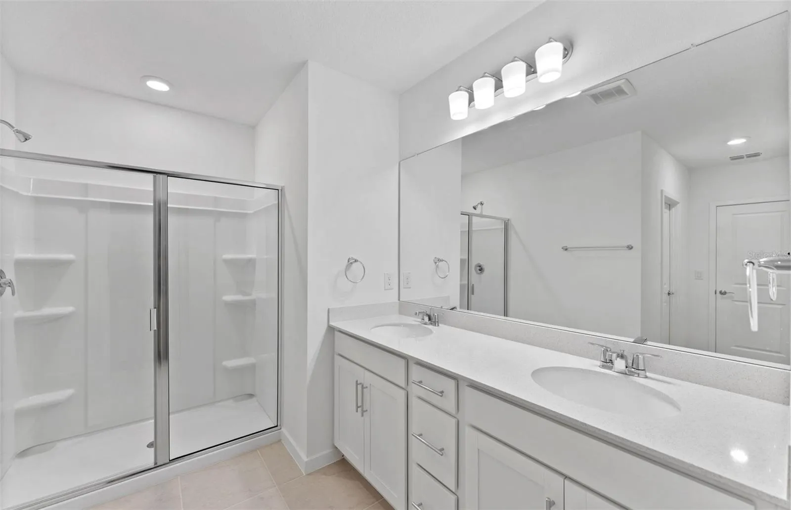 Owner's Bath w/Dual Sinks