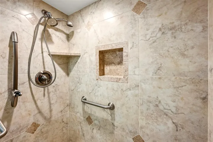 Guest Shower