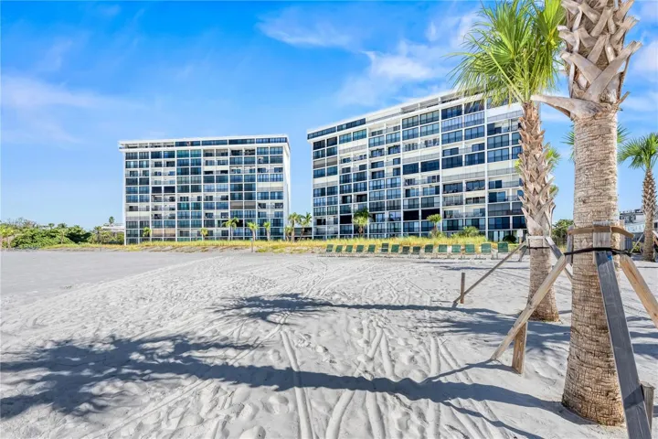 800 feet of Private Beach