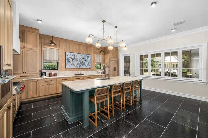 Guest House Full Kitchen