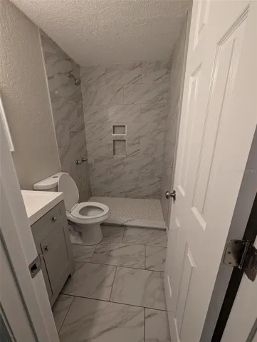 Bathroom 1-pic 1