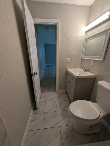 Bathroom 1-pic 2