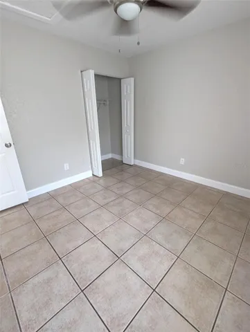 Bedroom 1-pic 2