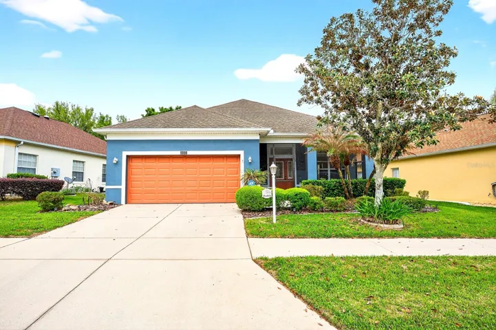 Welcome to easy Florida living in the highly desirable 55+ community of Plantation at Leesburg ~ Glendale Village, ideally located just 1.5 miles from The Villages and all the shopping, dining, entertainment, and golf the area is known for!