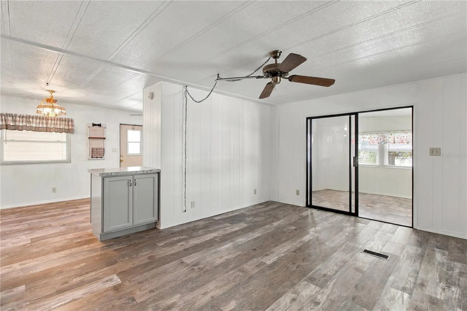 Cabinet moveable, Living Room