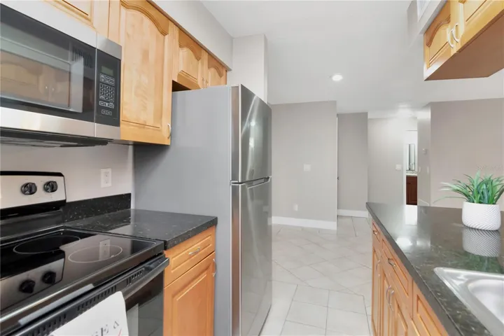 Kitchen w/ New Cabinets, Granite Counters, and New Appliances