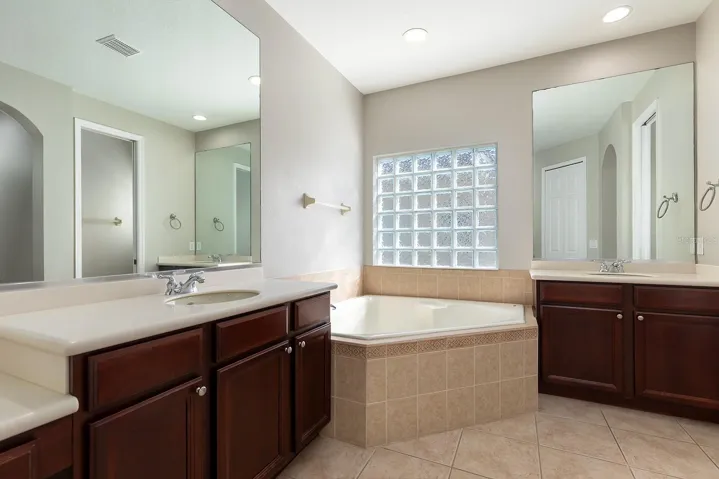 Primary Suite - Bathroom