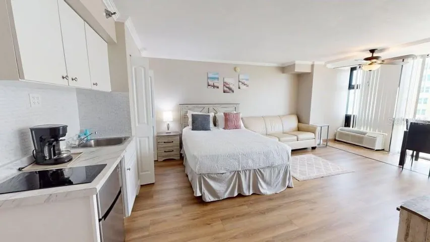 *#606 - Queen sized bed