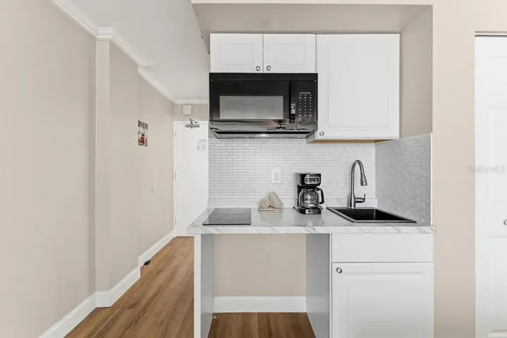 *#605 - Kitchenette with Microwave