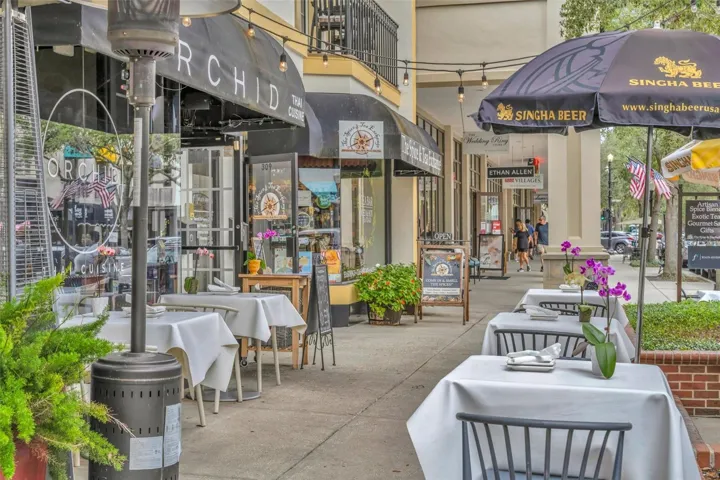 Enjoy Shopping and Dining on the Avenue