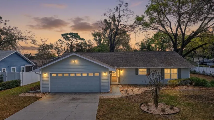 Welcome to this 3-bedroom, 2-bath fully remodeled home in HIGHLANDS OF MOUNT DORA!