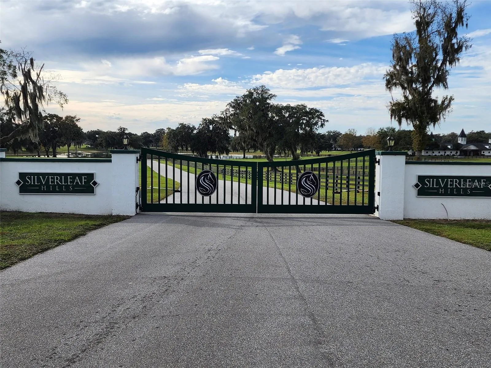 Silverleaf Hills Main Gate off Hwy 301