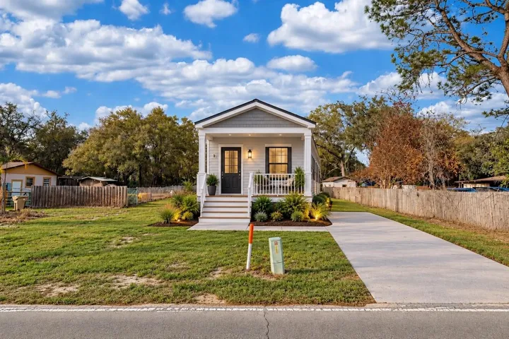 **Virtual Staging with manufactured home.