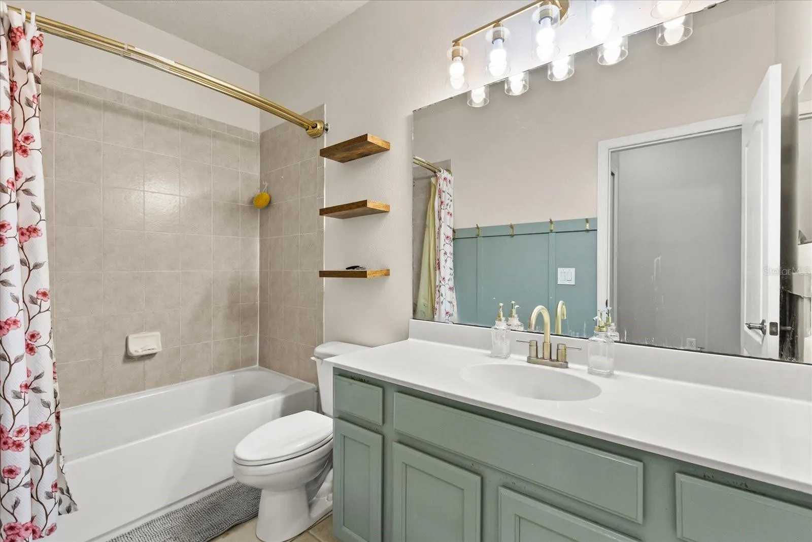 Full bathroom